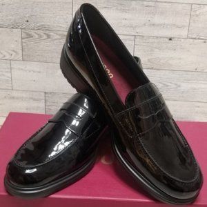 NEW! MUNRO BLACK PATENT LEATHER LOAFERS 8.5 (JUR)